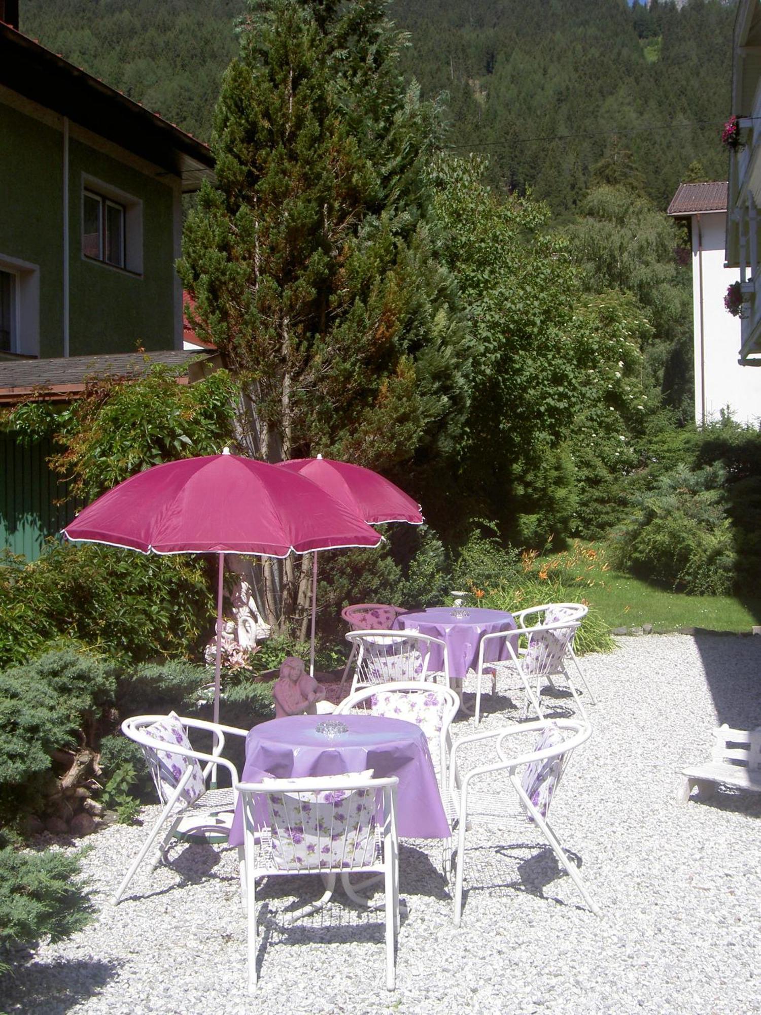 Hotel Garni Hubertus-Nostalgie & Charme Fulpmes Esterno foto